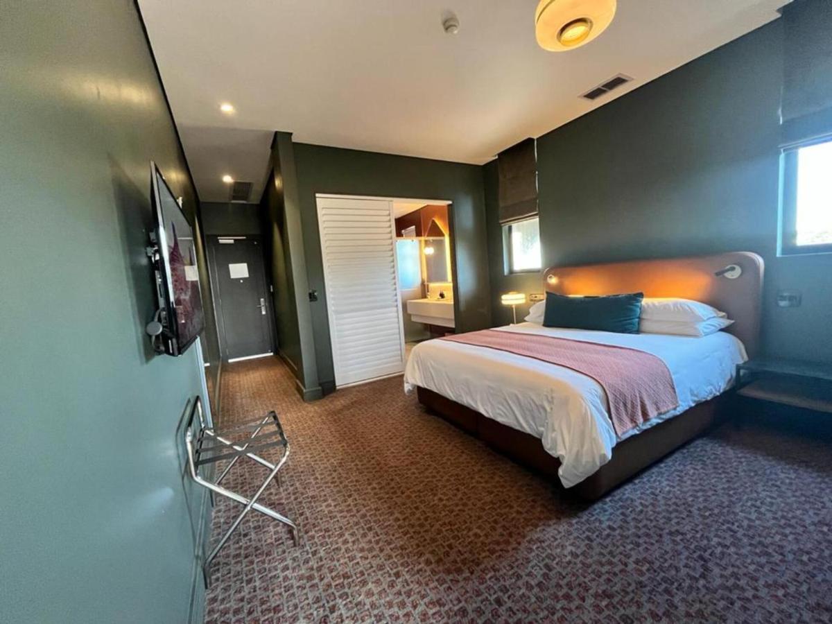 Home Suite Hotels Rosebank Johannesburg Exterior photo